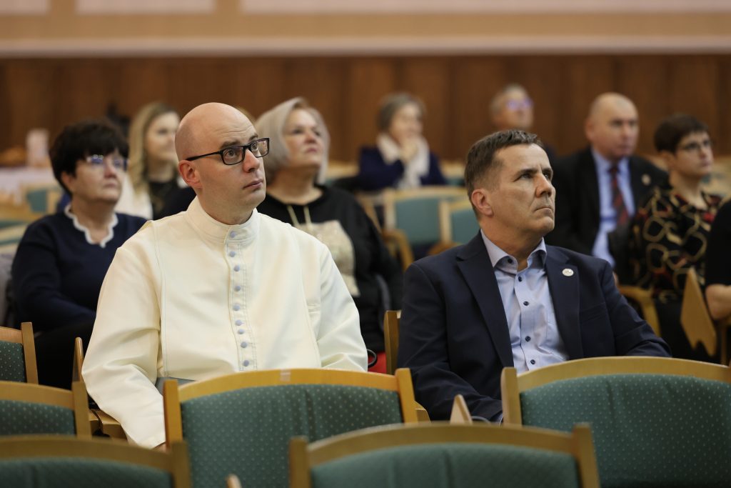 ELTE partnerintézményi elismerést kapott iskolánk ELTE partnerintézményi elismerést kapott iskolánk